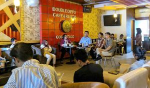 suasana familiy gatering bersama insan pers Gorontalo di Doble Dipps Caffe, Rabu (18/12/2019)